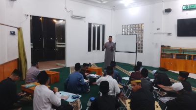 Kajian Fiqh Bersama H. Ustadz Intan Sumantri Berlangsung Penuh Hikmah di Masjid Hujan As Salam